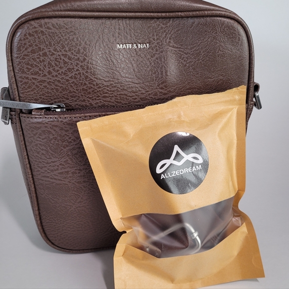 Matt & Nat Vegan Coen Mini Unisex Crossbody Bag in Chestnut Brown - Picture 7 of 11